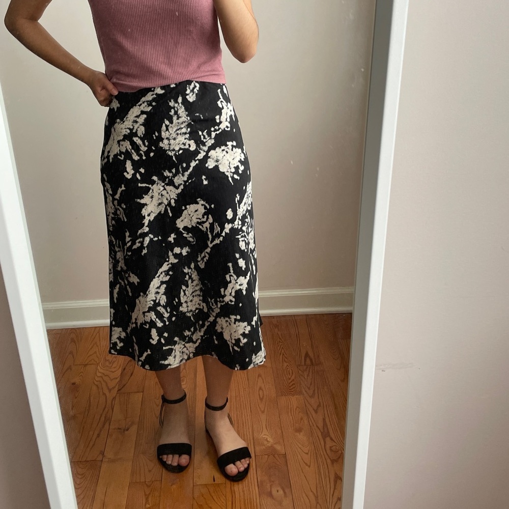 Who What Wear XS Black Tan Splattered Print Midi Skirt